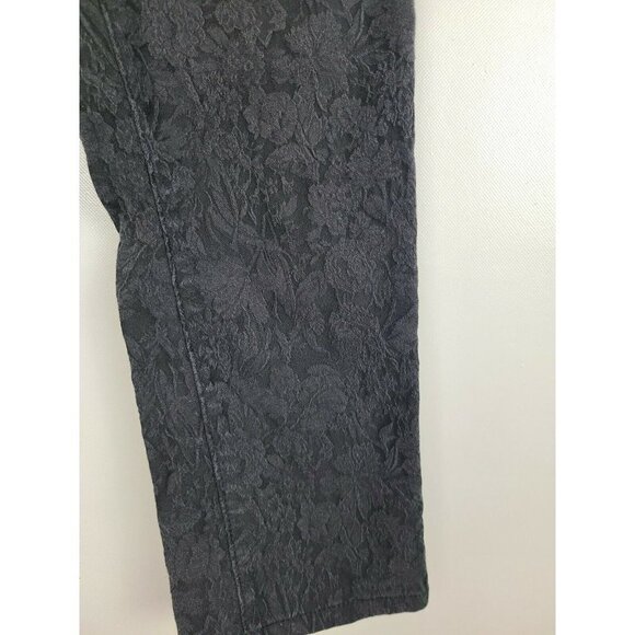 SIMPLY Vera Vera Wang Black Floral Textured Cropped Denim Jeans Size 4P - Picture 2 of 8